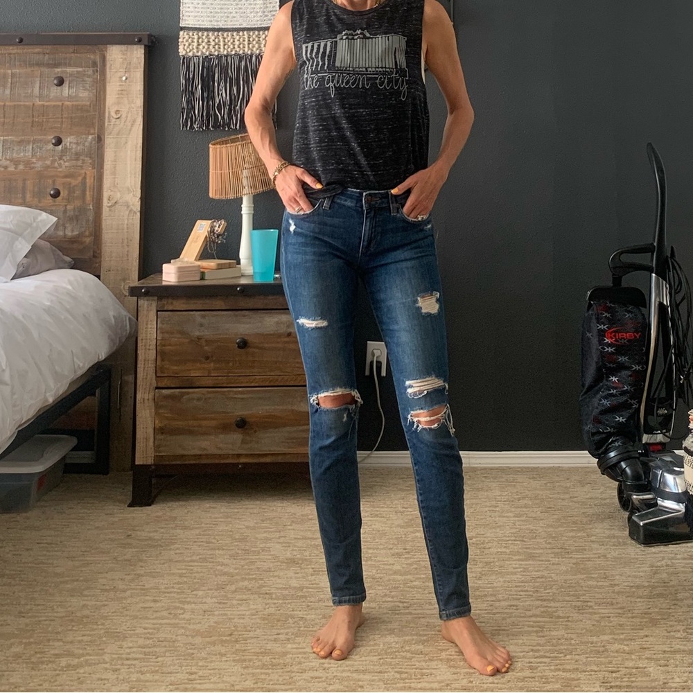 Joe’s mid rise skinny “The Icon”